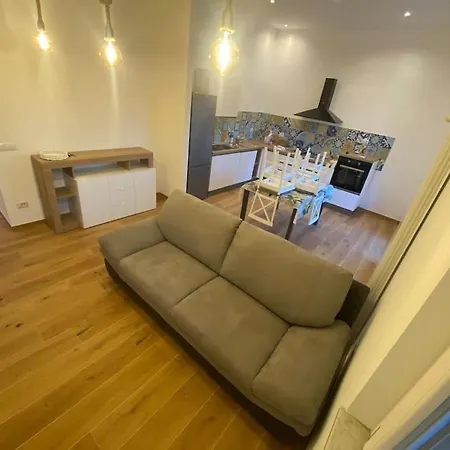 Fenici Apartment *